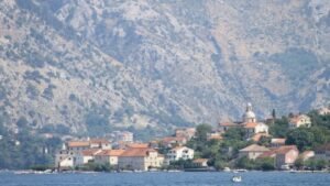 U Tivtu odmara 10,04 hiljade turista