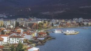 Gliser izgorio na Ohridskom jezeru, još dva oštećena od vatre