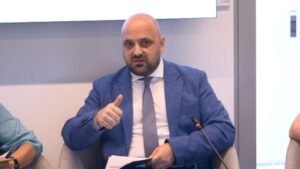 Božović: Pokrenućemo raspravu o pooštravanju kazni za namjerno izazivanje požara