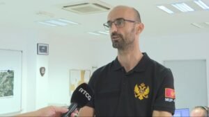 Mićanović: Većina požara pod kontrolom, najkritičnije u Kučima, stigla pomoć iz Austrije, danas stiže helikopter iz Mađarske