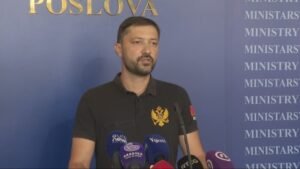 Vanredna konferencija MUP-a: Helikopteri i vatrogasci djeluju na više lokacija u Crnoj Gori