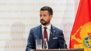 Stiće helikopter sa posadom za gašenje požara iz BiH