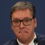 Vučić: Povrijeđeno 64 građana u prostorijama SNS u Novom Sadu, 16 policajaca