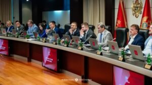 Vlada: Za popravke i gorivo za helikoptere 300.000 eura