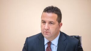 Eraković: Katastrofalna reakcija Uprave policije, država kapitulirala pred SPC