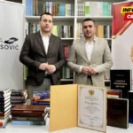 Knjige iz lične biblioteke Rafeta Husovića uručili Fondu za zaštitu i ostvarivanje manjinskih prava