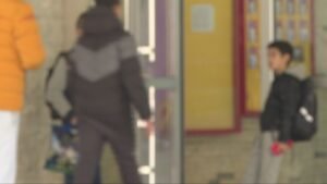 Učenik udario vršnjaka u učionici, slučaj prijavljen policiji