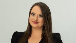 Minić: Napadi na Nišić govor mržnje