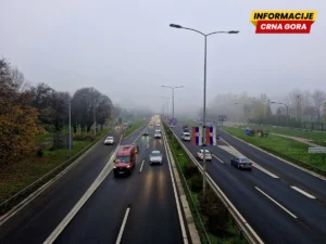 AMSS: Vožnju otežava povremeno jača kiša, slaba vidljivost, moguć sneg u planinskim područjima