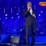 Spektakl u Sarajevu: Zdravko Čolić uz pratnju 60 muzičara i pjesmom “Produži dalje” počeo koncert u prepunoj Zetri