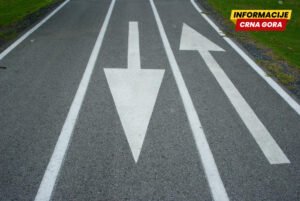 Osmi mart i sezona političkih čestitki