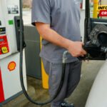 Rat s Iranom podigao cijenu nafte iznad 100 dolara po barelu prvi put od 2022. godine