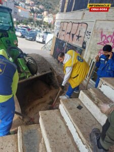 Budva: Komunalci očistili oronuli restoran Maša na starogradskoj Pizani