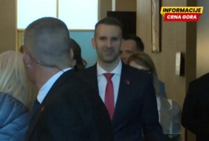 Spajić imao vremena za koktel, ali nije za odgovore na novinarska pitanja