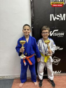 Vanji pehar za najboljeg takmičara, Relji ovacije za sjajnu borbu