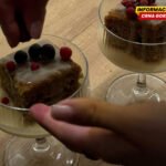 Kolač od urmi sa kremastim prelivom od bijele čokolade