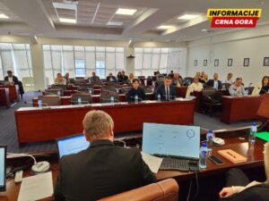 Opozicija sa troje predstavnika vlasti usvojila kritički izvještaj o FK Arsenal nakon maratonske sjednice SO Tivat