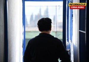 Bračni par priveden na kapiji zatvora, u robi koju su donijeli sinu pronađena sumnjiva materija