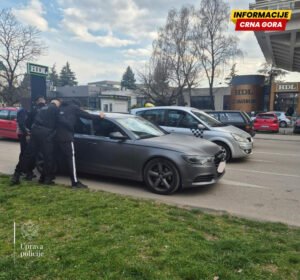 UP: Aktivnosti u susret fudbalskom turniru u Nikšiću, u policiju dovedeno 16 osoba, pronađene baklje, palice…