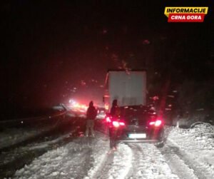 Snijeg u više gradova, raščišćen put prema Vilusima, saobraćaj normalizovan