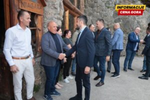 Živković u Tuzima: Vlast zloupotrebljava represivni aparat zarad opstanka u foteljama, ubjedljivo ćemo ih pobijediti na izborima