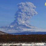 Vulkan Šiveluč na Kamčatki izbacio pepeo na visinu od 11 kilometara, prijetnja avio-saobraćaju