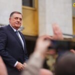 VIDEO Stanivuković odbio da stane pored Dodika: “Ajmo gradonačelniče, nemoj za*ebavati”