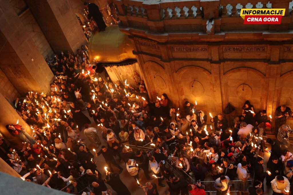 Veliki broj vjernika na ceremoniji spuštanja Blagodatnog ognja u Jerusalimu