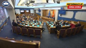 Knežević: Trobojka smeta onima koji bi da zaboravimo...