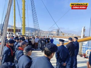 Učenici Srednje pomorske škole iz Bara na brodu Jadran: Upoznali se sa brodskom rutinom i u praksi