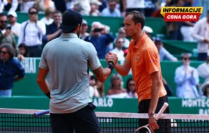 Beretini "odvezao bicikl", Rus lomio rekete