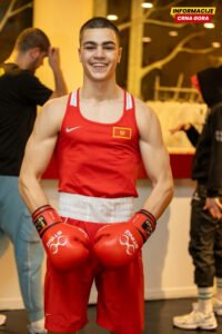 Roganović nokautirao domaćeg boksera u Skadru