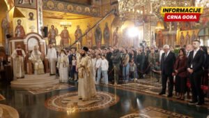 Spajić i Mandić na Vaskršnjoj liturgiji u Hramu Hristovog…