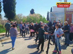 Bivši radnici Solane odustali od obustave saobraćaja: Policija zabranila blokadu puta, protest ispred zgrade Opštine