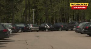 Centar Nikšića prebukiran parkiranim vozilima, na ulicama zastoji…