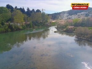 Na Port Mileni zid, most, pa tek onda fekalije