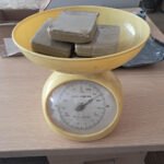 Uprava carina pronašla pola kilograma hašiša u poštanskoj…