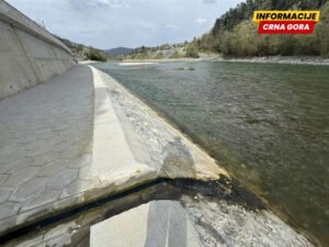 Crna tečnost ruži novo šetalište u Bijelom Polju