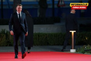 Makron: SAD neće više štititi Evropu na dugi rok