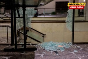 Pucnji ogolili tamu Trampove Amerike