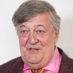 ‘Imam lukav plan’: Glumac Stiven Fraj traži odštetu do 115.000 evra zbog pada sa bine