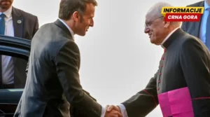 Papa Lav XIV na sastanku sa Makronom, na poklon dobio košarkaški dres, mape i knjige