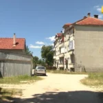 Uzurpacija puta u Nikšiću ugrozila prava građana: Jedini prilaz kućama pod blokadom