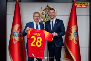 Premijer Spajić sa mladim fudbalerima, poruka najuspješnoj generaciji: Vi ste evropsku elitu izborili na terenu, Vlada i Skupština da vas isprate i odvedu Crnu Goru u EU