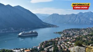 Kruzeri Europa i Arethusa danas u kotorskoj luci