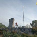 Sa spomenika na Carevom lazu ukradena državna i zastava prijestonice