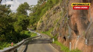 Stanje na putevima: Kolovozi suvi, oprez u usjecima zbog odrona