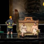 Otvoren festival RUTA Tivat 2026 predstavom „Ćelava pjevačica“