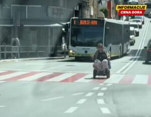 Neuobičajeni Saobraćajni Događaj u Splitu: Viralni Snimak Starije Žene u Električnim Kolicima Osvojio Region