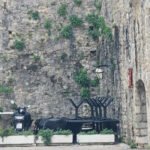 MZ Stari grad Budva: Ograničenje od 65 decibela je mrtvo slovo na papiru, zvučnici skrivani, prekrivani kesama…